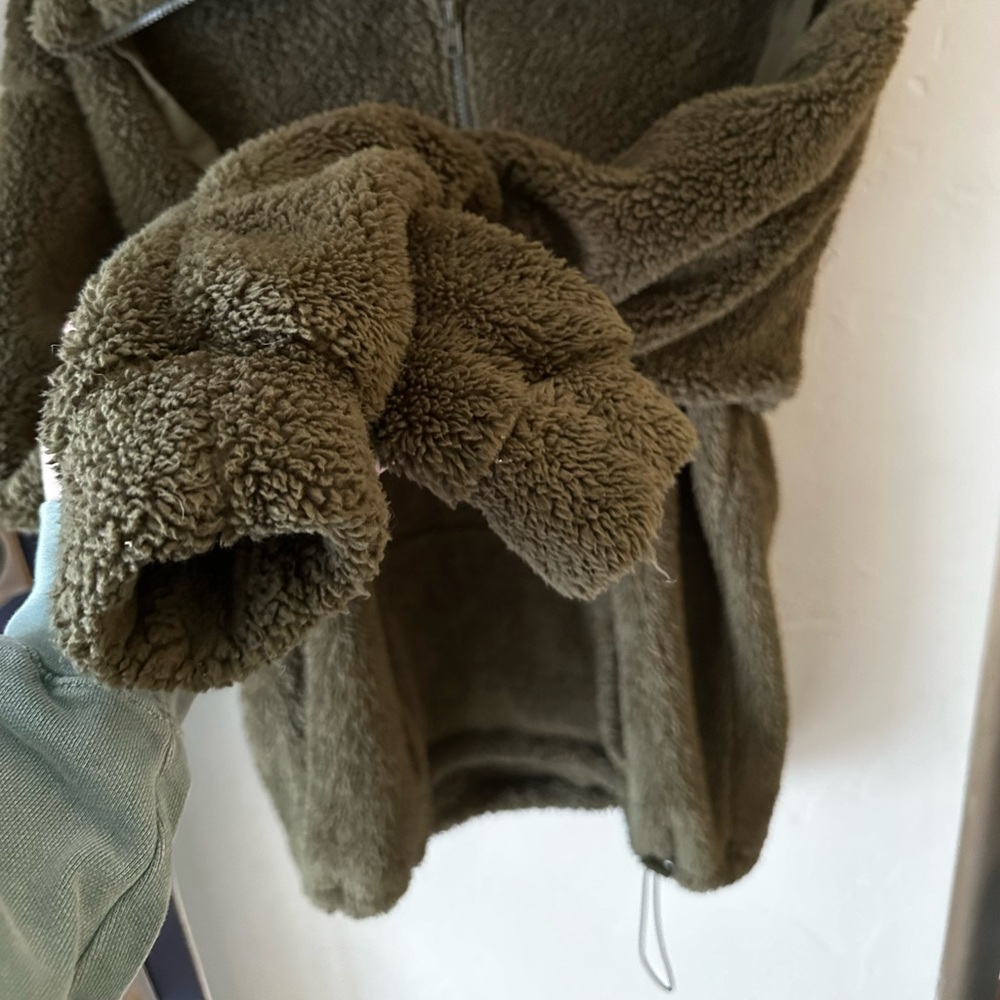 SO | Sherpa Pullover - Green - Picture 5 of 9